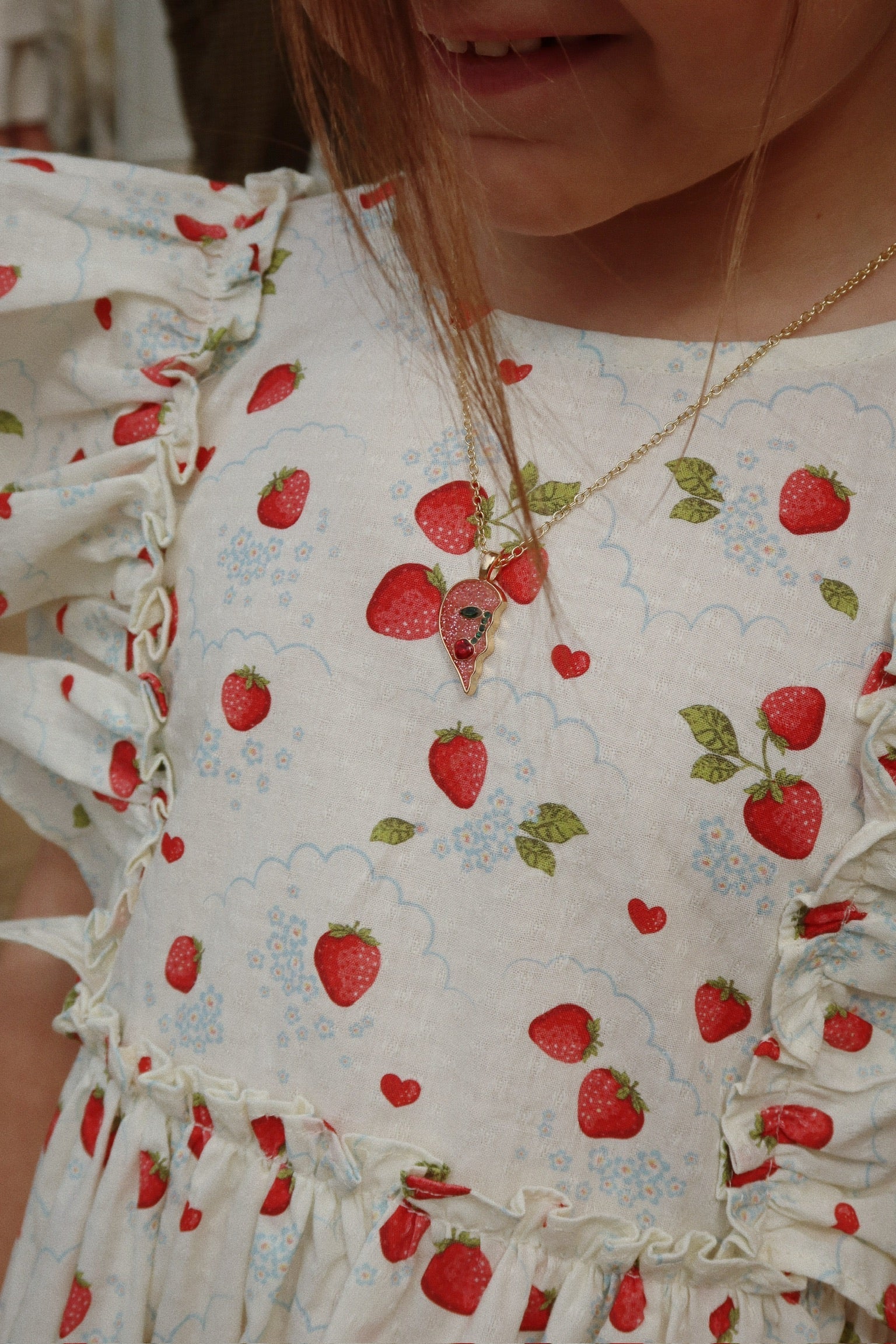 BESTIE NECKLACE in Cherry